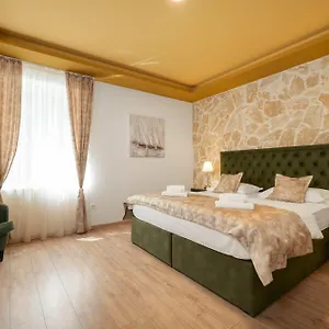 Gostinjska kuća Luxury Floramye (adults Only) ****